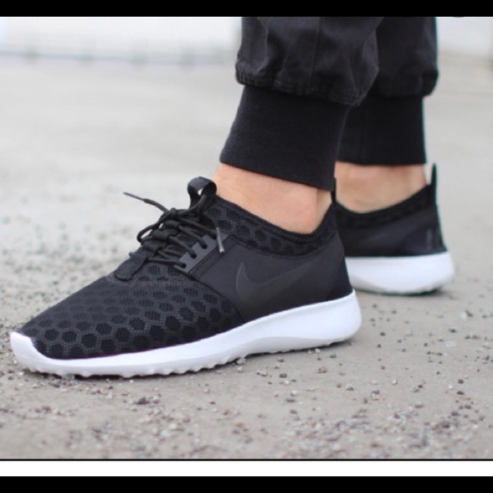 Nike juvinate pull on size. Size 10 black